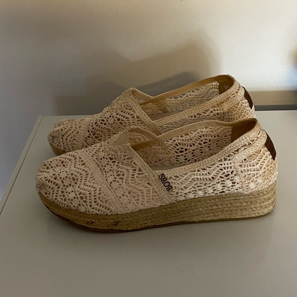 BOBS by Skechers - Picture 2 of 7